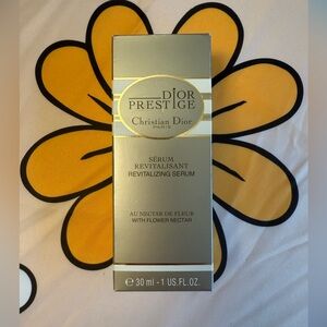 Dior Prestige Serum Revitalisant with  flower nectar